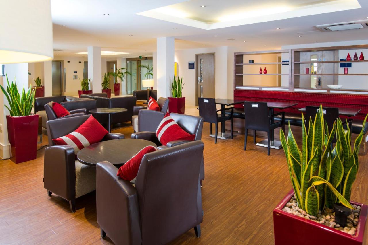 Holiday Inn Express Northampton - South By Ihg Exteriér fotografie
