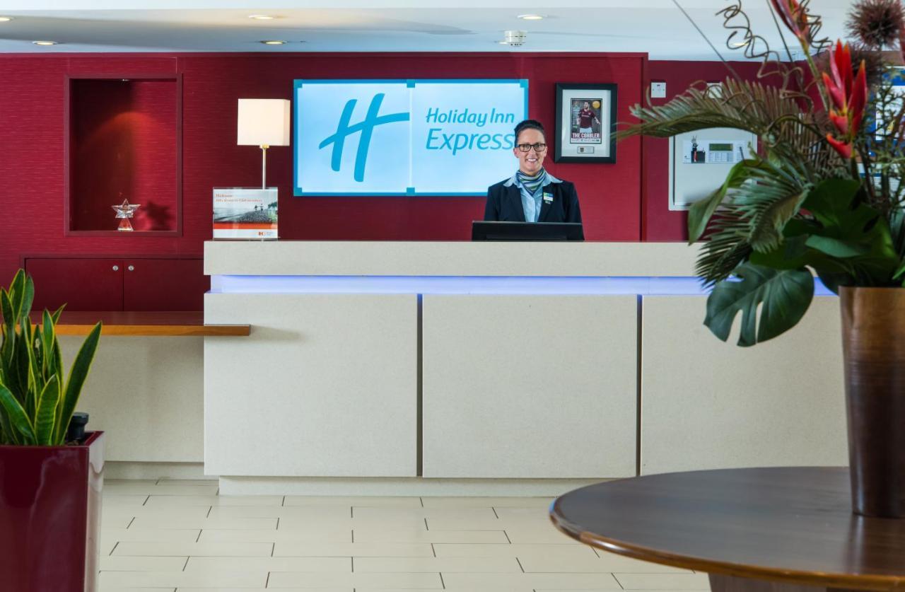Holiday Inn Express Northampton - South By Ihg Exteriér fotografie