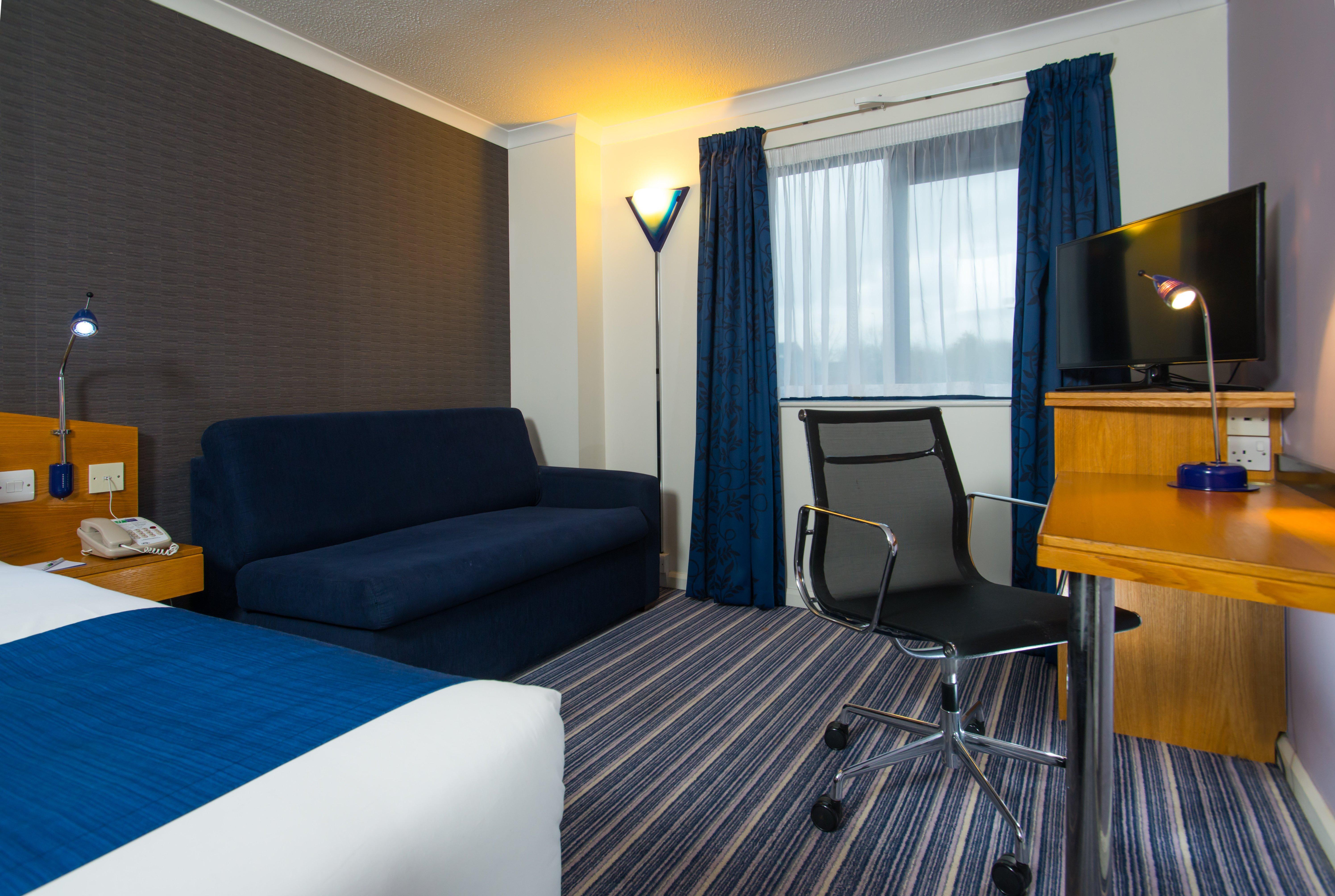Holiday Inn Express Northampton - South By Ihg Exteriér fotografie