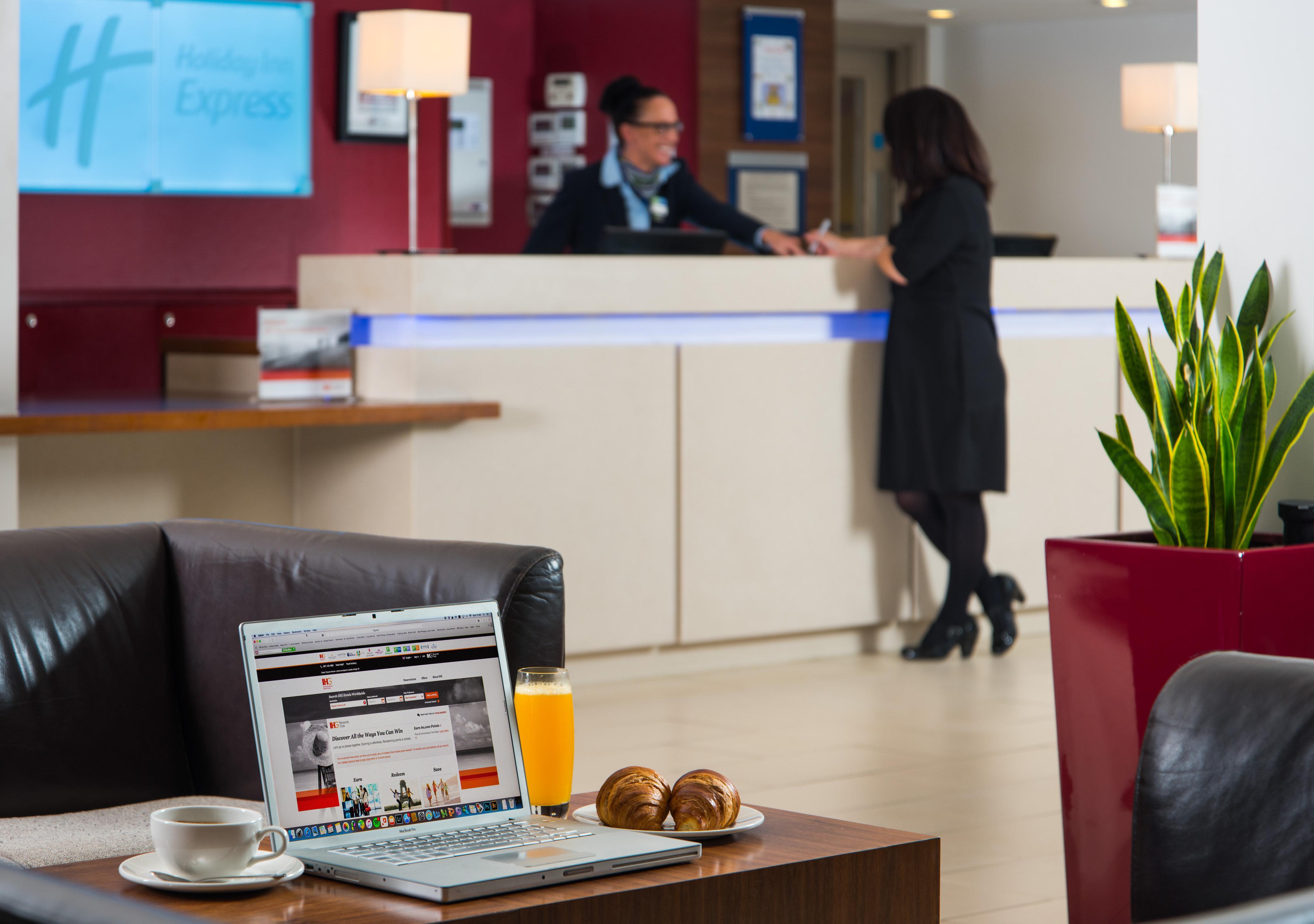 Holiday Inn Express Northampton - South By Ihg Exteriér fotografie