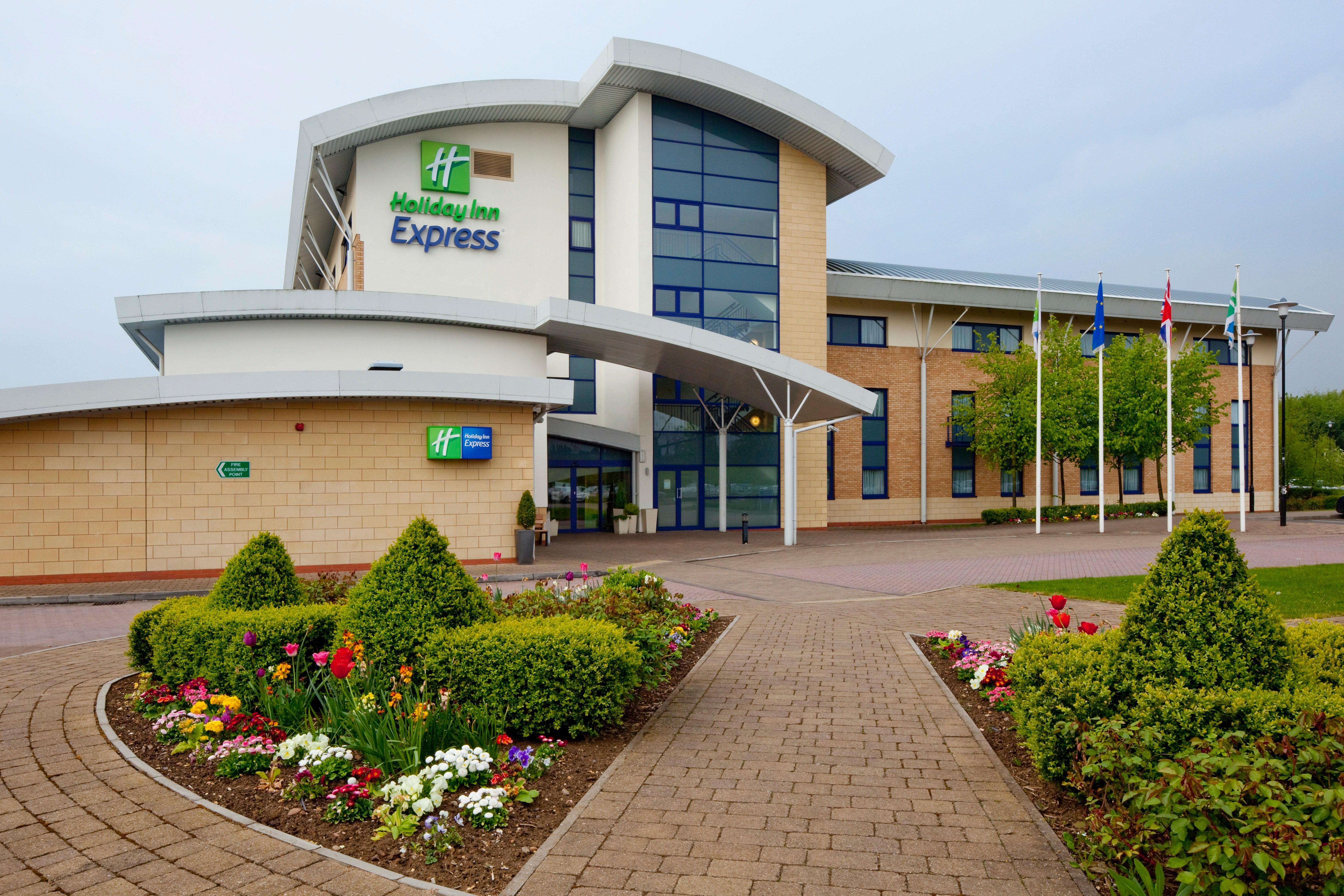 Holiday Inn Express Northampton - South By Ihg Exteriér fotografie