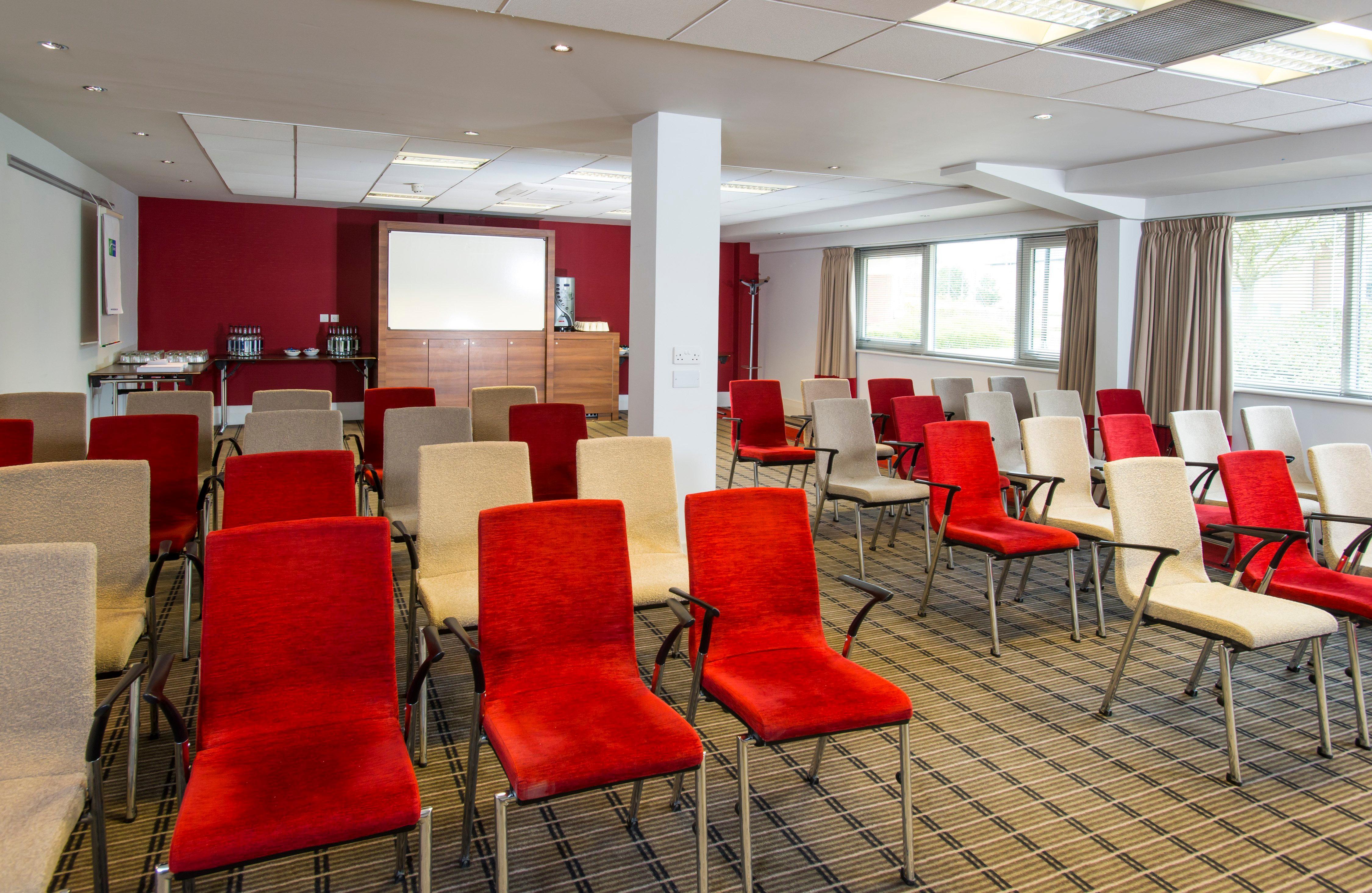 Holiday Inn Express Northampton - South By Ihg Exteriér fotografie