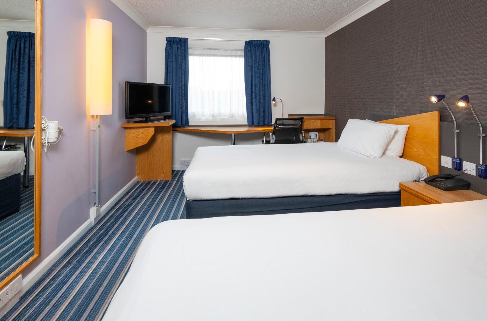 Holiday Inn Express Northampton - South By Ihg Exteriér fotografie