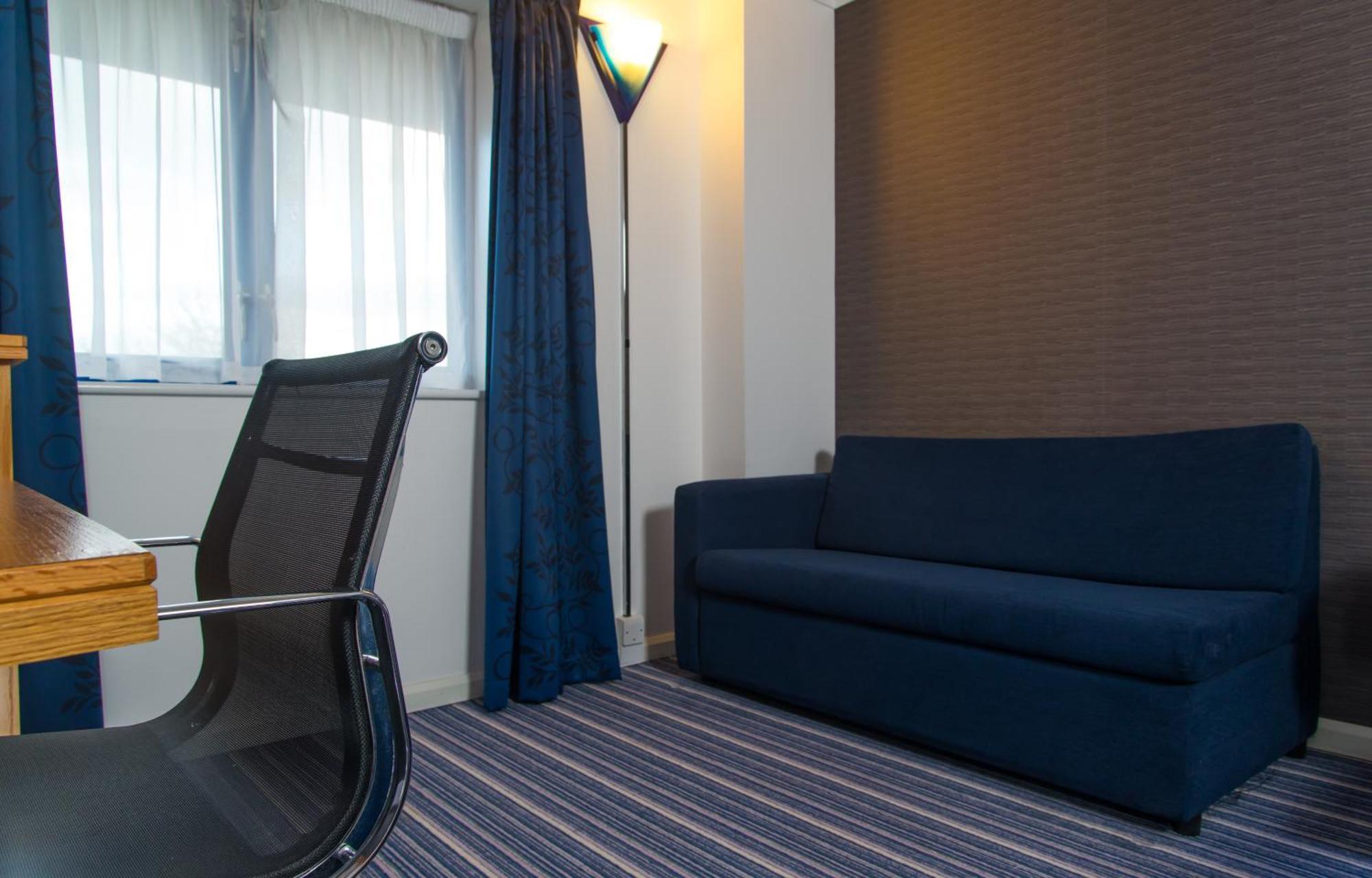 Holiday Inn Express Northampton - South By Ihg Exteriér fotografie