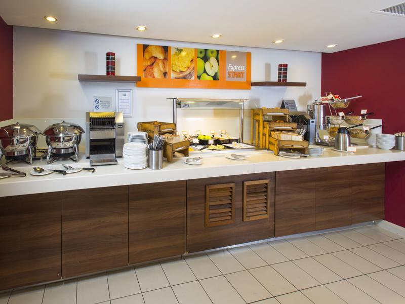 Holiday Inn Express Northampton - South By Ihg Exteriér fotografie
